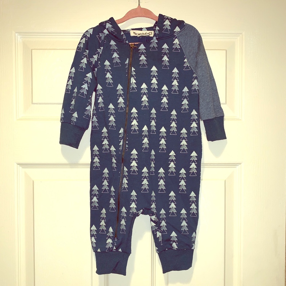 Peas and Queues Boys Hooded Sweatshirt One-piece